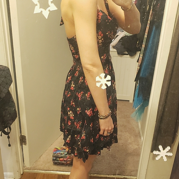 Floral & black backless halter bustier flare dress - Picture 9 of 14